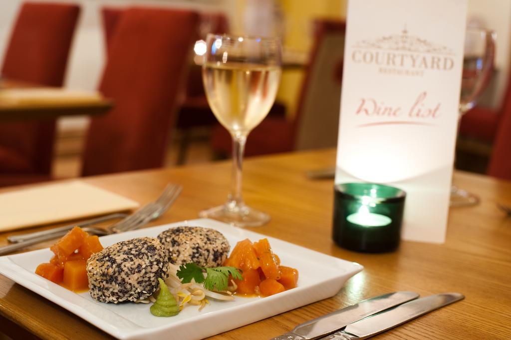 Carnegie Court Hotel Swords Esterno foto
