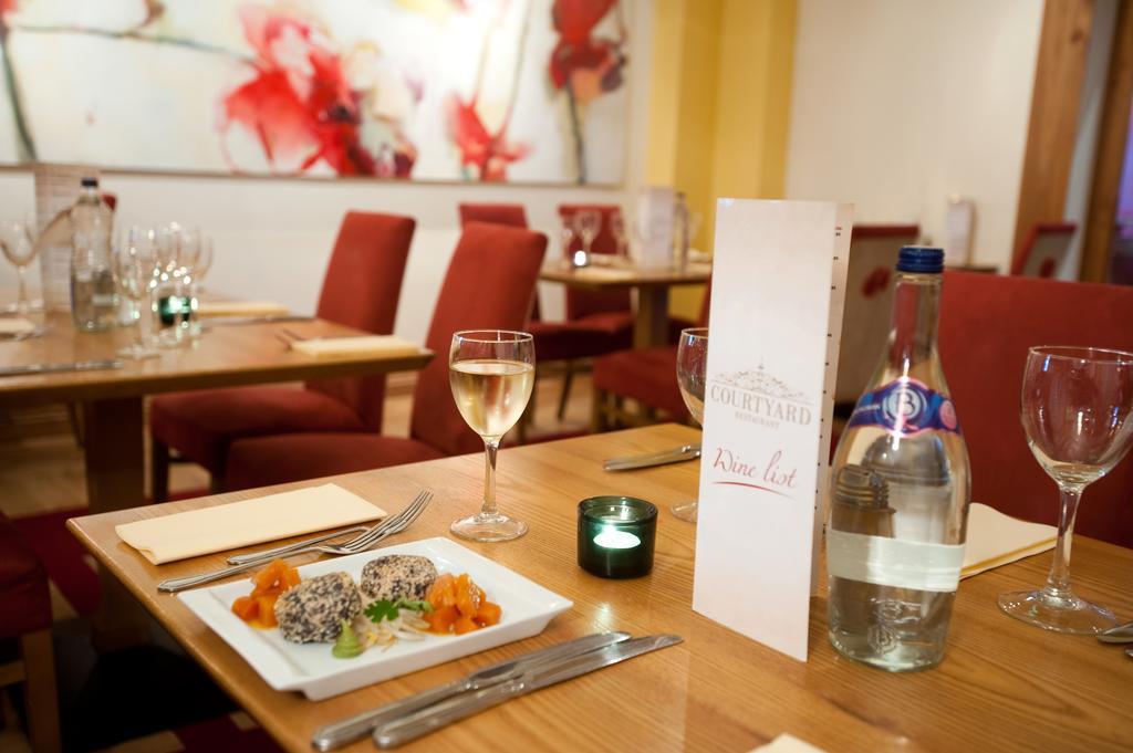 Carnegie Court Hotel Swords Esterno foto