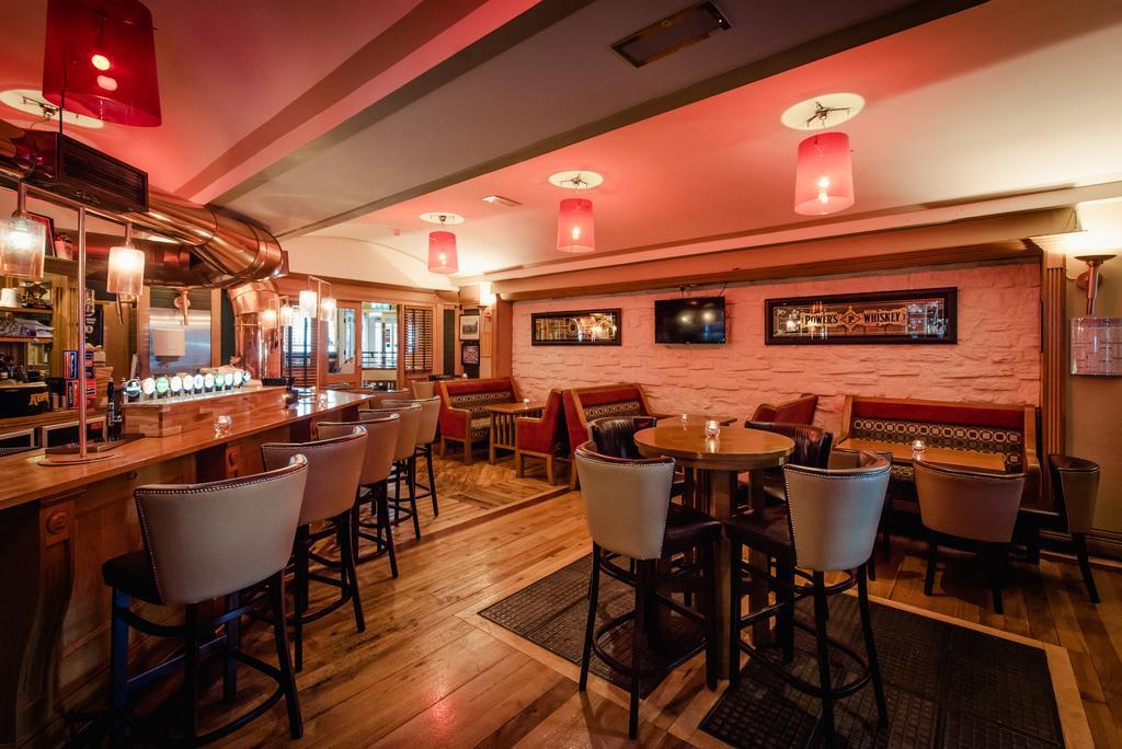 Carnegie Court Hotel Swords Esterno foto