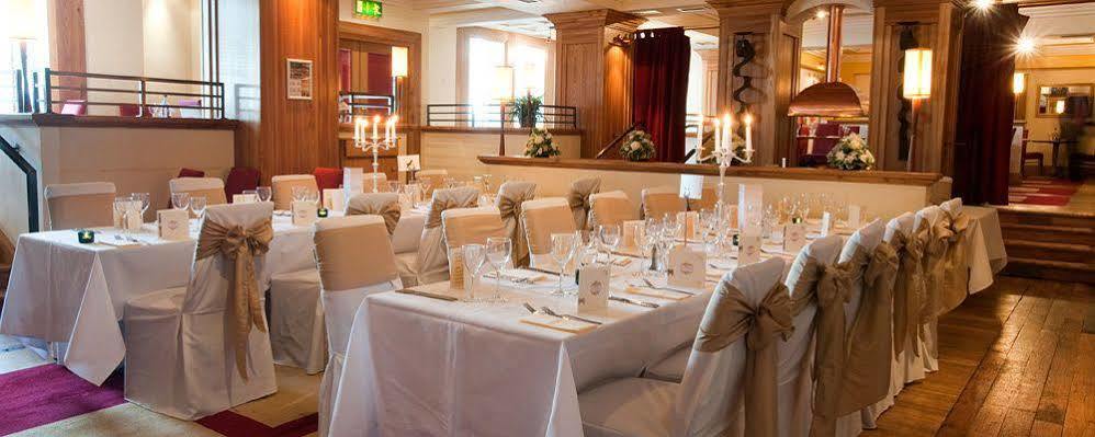 Carnegie Court Hotel Swords Esterno foto