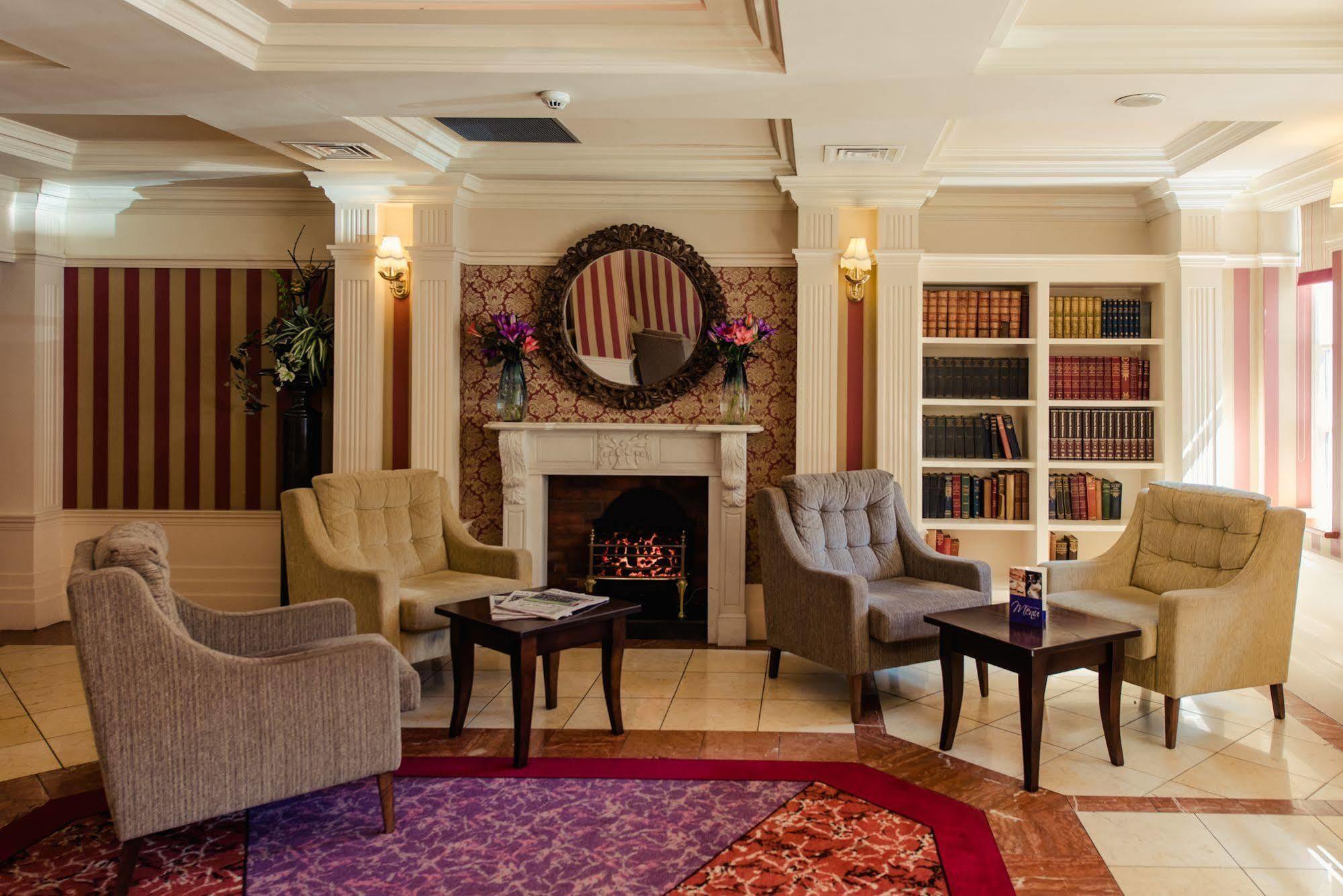 Carnegie Court Hotel Swords Esterno foto